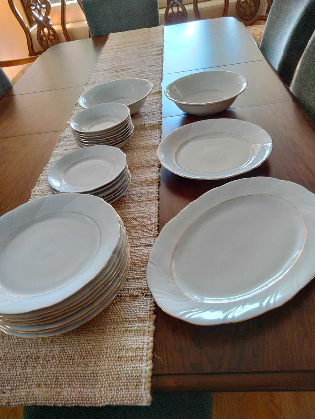 Brand new dinner plates set for 8 in Kitchen & Dining Wares in Hamilton - Image 2