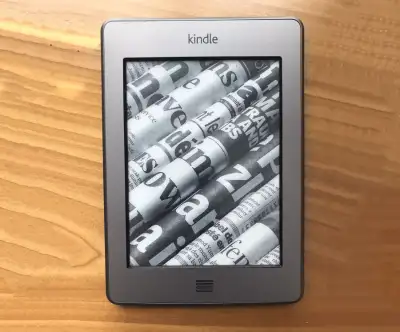 Amazon Kindle Touch 6'' Tablet 4th Gen, eReader 3G + WiFi Ebook, View more