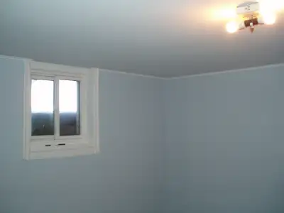 Bathurst -Gamble Road Large two bedroom ground level walk out apartment in ravine country house ,ver...