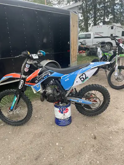 2015 85 sx big wheel 18.4 hrs on full top and bottom. Vortex ignition with switchable maps. Full FMF...