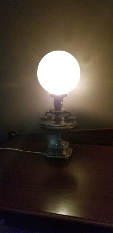 Beautiful Vintage Brass Table Lamp in Indoor Lighting & Fans in City of Montréal - Image 9