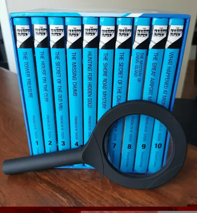 Hardy Boys Hardcover Box Set 1-10 in Fiction in Markham / York Region - Image 3