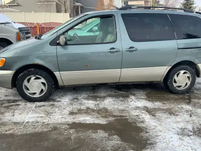 Well maintained , engine and transmission no leaks , some hail damaged and some rust excellent ride...
