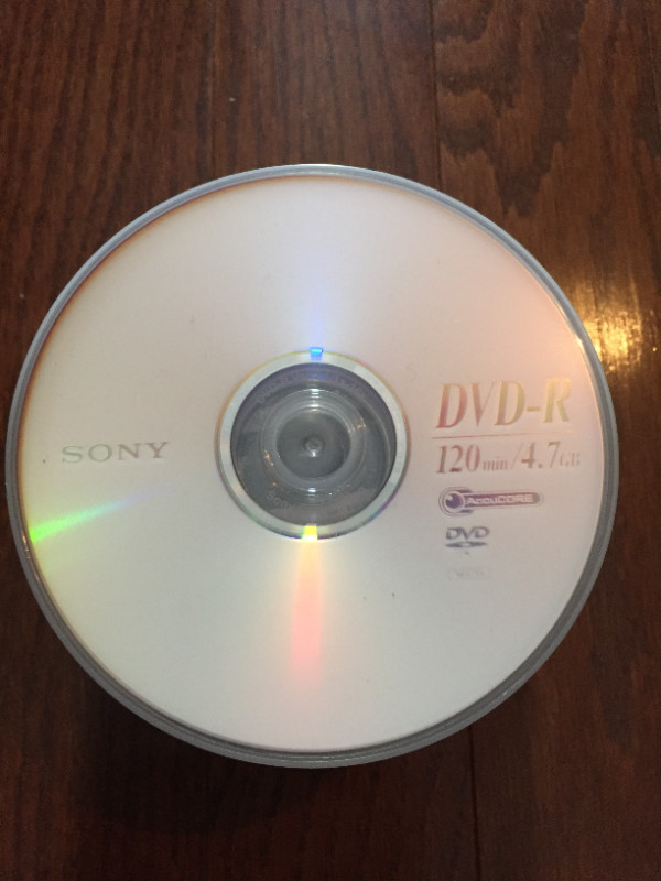 CD-RW DVD-R DVD+R DVD-RW plusieurs cd et dvd vierge dans CD, DVD et Blu-ray  à Laval/Rive Nord - Image 3