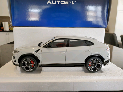 BNIB 79161 Autoart Lamborghini Urus Bianco Icarus / Metallic White Model Car BBR ERTL American Muscl...