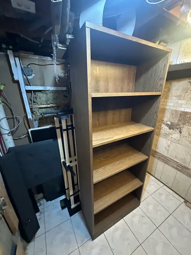 Wooden Bookcase H79 W32 D14.5 in Bookcases & Shelving Units in City of Toronto - Image 4