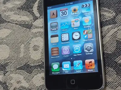 Apple iPod touch 3rd Generation (32GB). Speaker built in ...Good condition , works well.. Battery go...