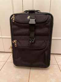 Carry-on suitcase very clean, personalizable