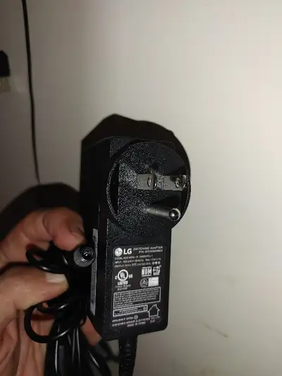 LG MONITOR SWITCHING POWER ADAPTER P/N: EAY65689604 MODEL:ADS-65FAI-19 19065EPCU-1 INPUT:100-240V~50...