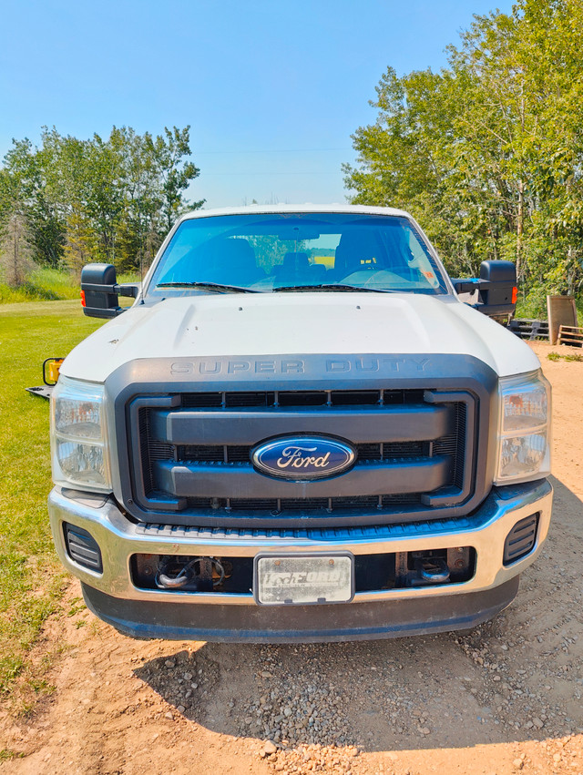 2015 Ford Super Duty F-250 SRW XL 6.7L Turbo V8 Diesel 4WD in Cars & Trucks in St. Albert - Image 3
