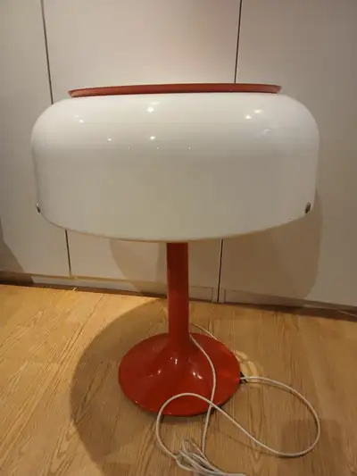 Dimensions : H26.6" x W22" x D22" Color :Red Material : metal base and abs plastic shade Knubbling t...