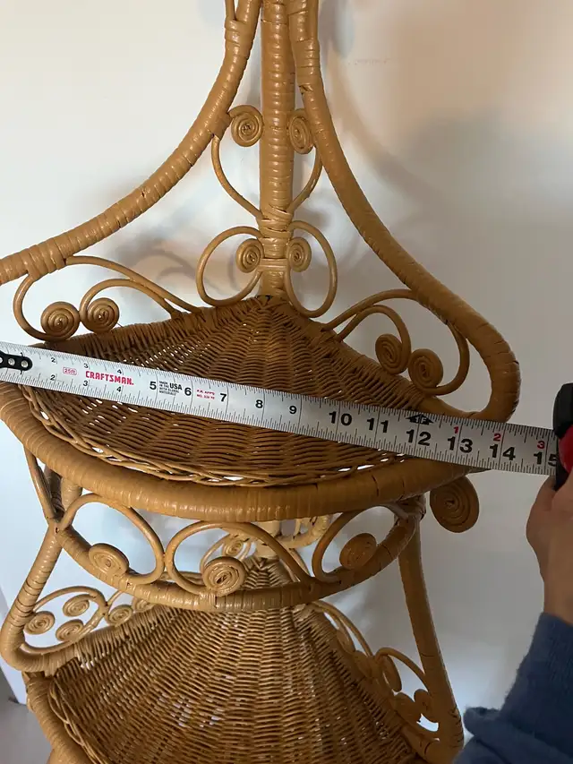 Wicker Rattan Corner Shelf Etagere Vintage Boho Plants GREAT in Bookcases & Shelving Units in City of Toronto - Image 9