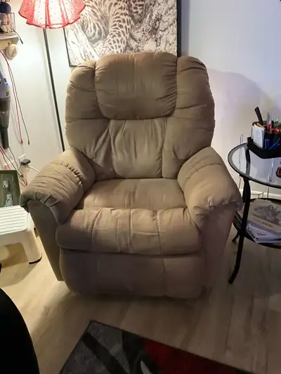  fauteuil berçant et inclinable.  , View more