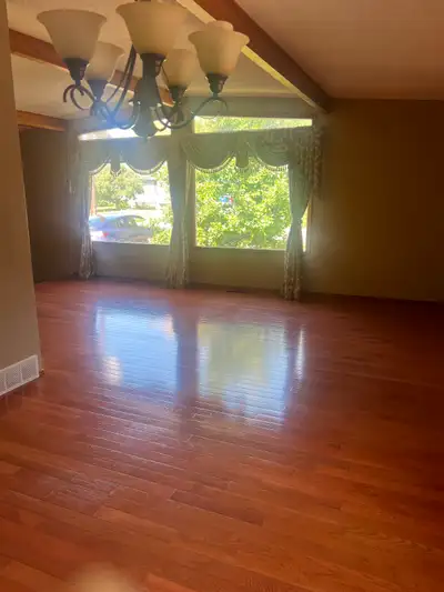 The main floor with 3 bedroom 1 full bathroom and a half bathroom available for rent.Conveniently lo...