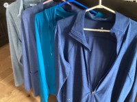 4 vestes de sport manches longues XL pour femme chacune 10$
