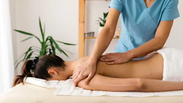 Professional Acupuncture & Massage & Couple Massaging Clinic in Massage Services in Calgary