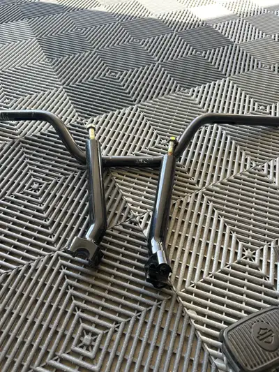 Selling my aftermarket Harley bars just want to get rid of them bought ape hangers for 1000 bucks Fo...