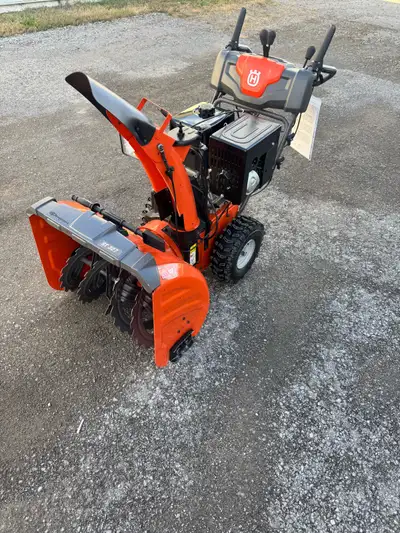 souffleuse a neige husqvarna st327 neuve, View more