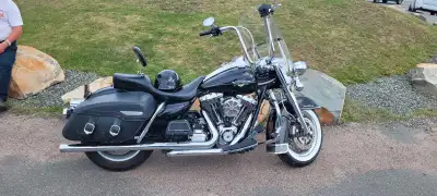 2013 Road King. Just over 18k kms. Bike is ready to go. Has cruise, ABS. Vance&Hines exhaust, braide...