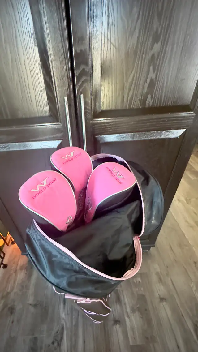 Women’s Golf Bag With Head Covers in Golf in London - Image 3