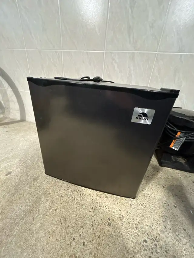 Mini Fridge463246853397565440