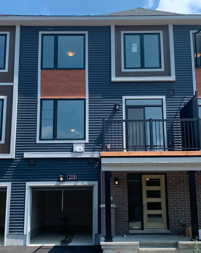 Townhome in Brookline community Kanata/Ottawa – Avail Oct 01