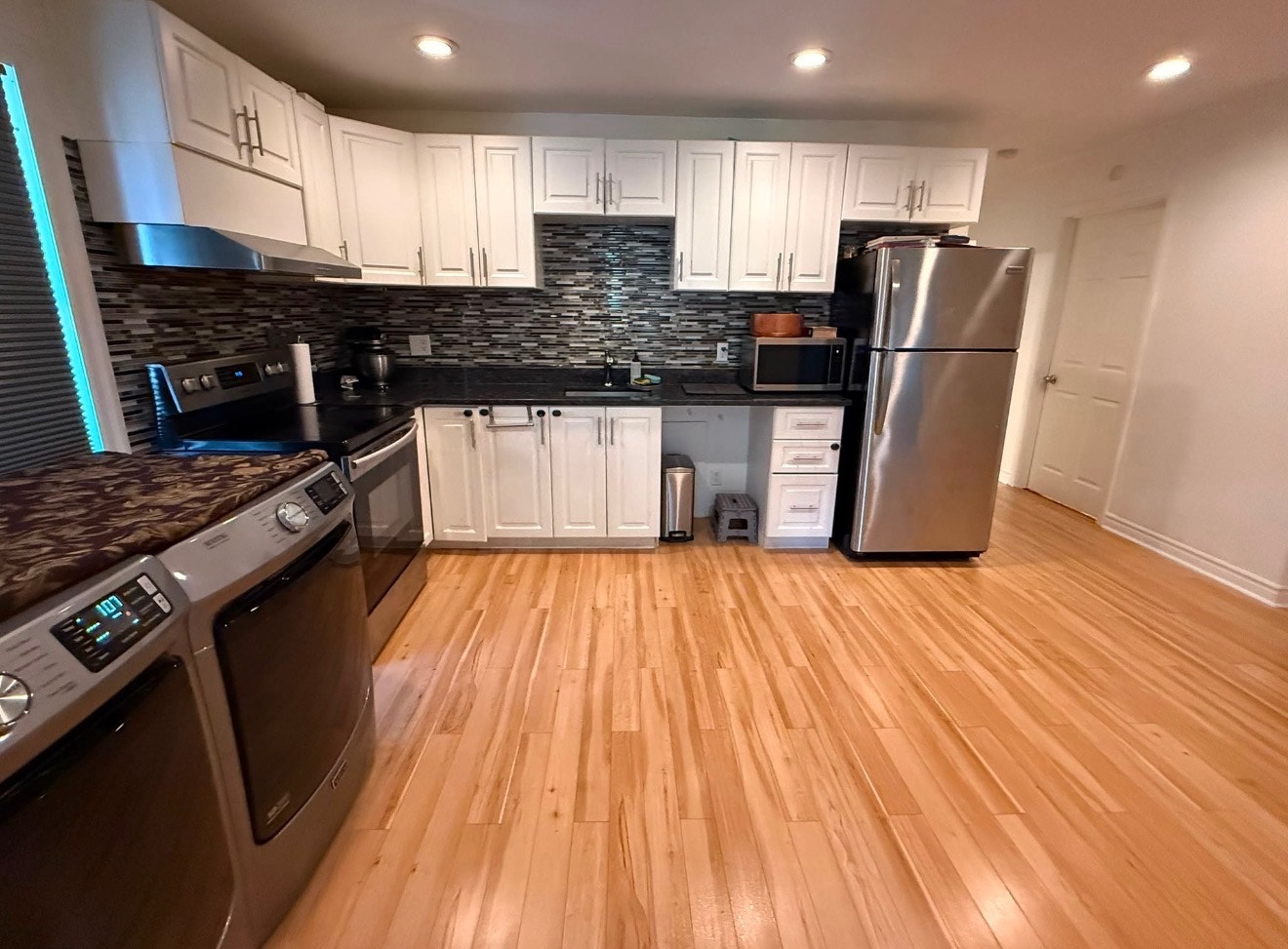 À LOUER – Haut de duplex 5 ½ semi-meublé – 5 mim REM ROXBORO — photo 2