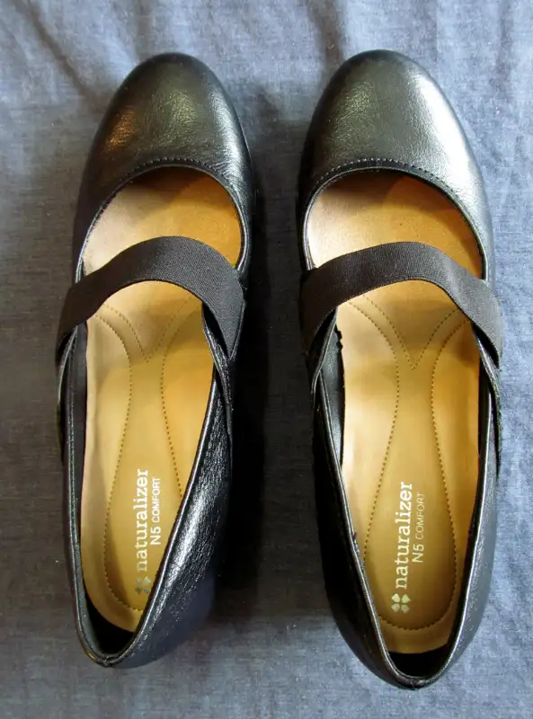 womens shoes in Women's - Shoes in Markham / York Region - Image 3