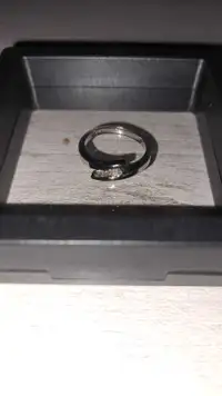 10k white gold engagement ring 