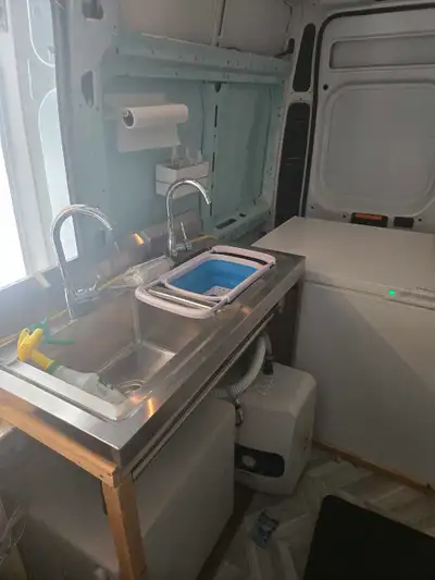 Fully Equipped Food / Ice Cream Truck – Turnkey Setup Ready to start making money immediately. Selli...