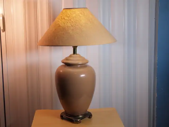 Grande lampe classique en forme de vase, 32" de hauteur in Indoor Lighting & Fans in Longueuil / South Shore - Image 4