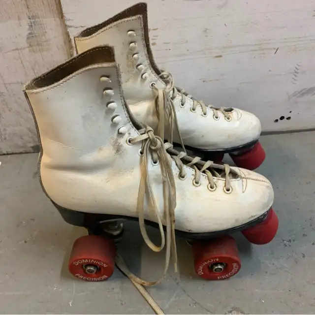Vintage patin à roulettes , vintage roller blades in Skates & Blades in City of Montréal - Image 2