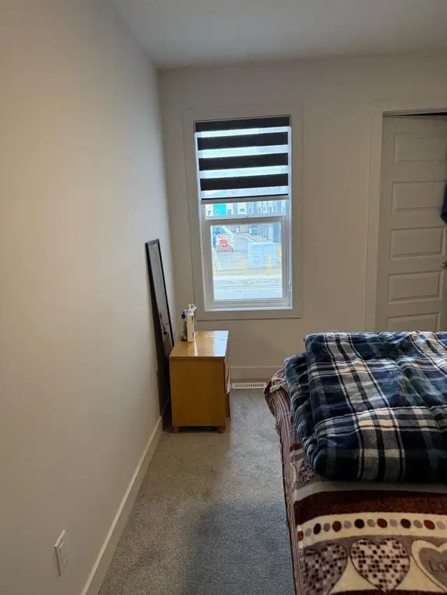 Furnished Room for Available to Rent Near East Hills63008313758083121