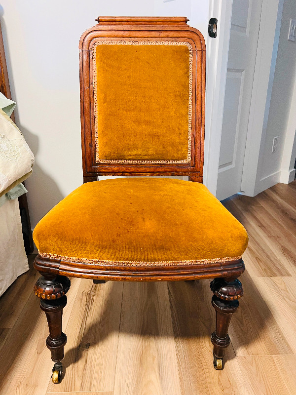 2 Victorian dining chairs with yellow velvet in Arts & Collectibles in Calgary - Image 2