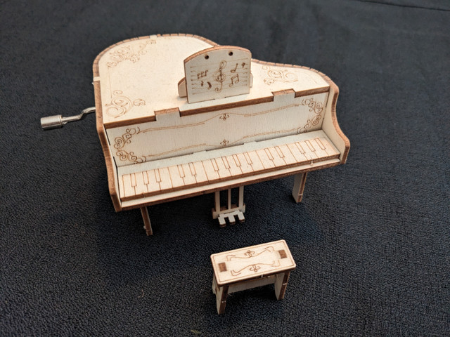 Set of 2 Wood Music boxes (grand & spinet pianos) in Hobbies & Crafts in Hamilton - Image 2