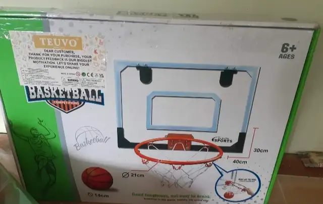 Brand new mini hoop Good Christmas gift in Basketball in Moncton - Image 2