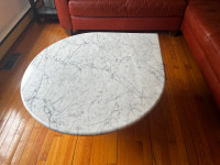 Table de salon en marbre blanc