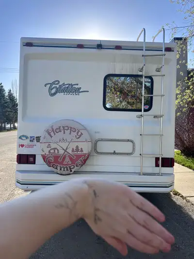 Selling my Cutaway Motorhome, a great find for anyone looking to hit the road! This unit is older an...