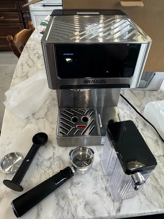 AIRMSEN ESPRESSO AND CAPPUCCINO MACHINE in Coffee Makers in Kitchener / Waterloo - Image 5