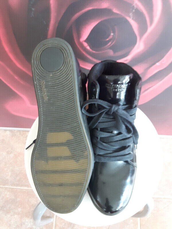 Reebok Pump Emporio Armani Shoes Noir Brillant. 1 1½ USA dans Hommes  à Longueuil/Rive Sud - Image 3