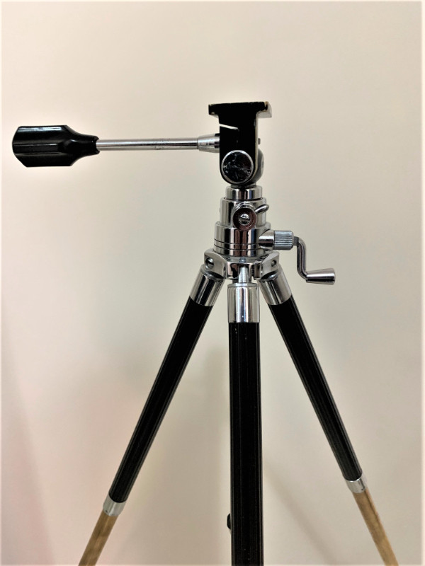 CAMERA TRIPOD STAND PHOTOGRAPHY BRASS EXTENDABLE STAND -USED in Cameras & Camcorders in Edmonton - Image 3