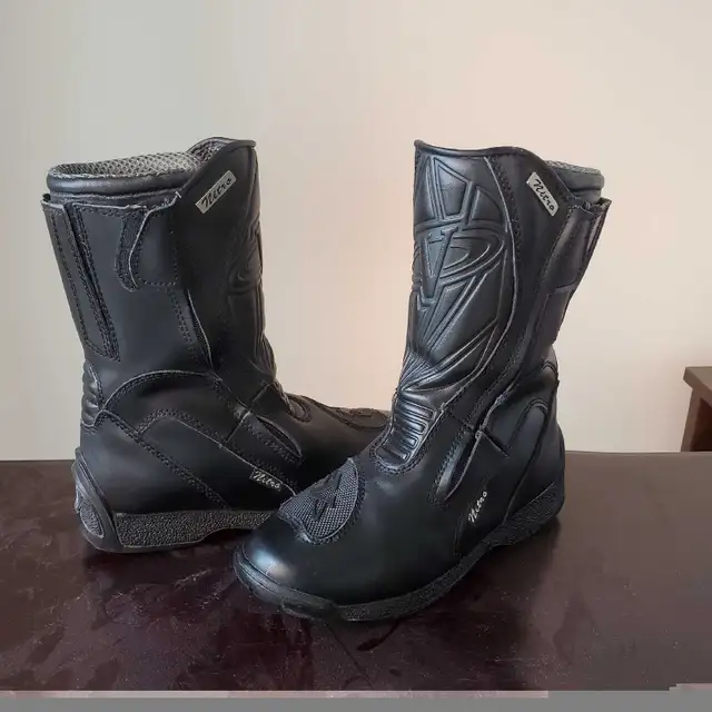 New Womens Leather NTRO Motorcycle Boots Size 8 in Women's - Shoes in Barrie - Image 4