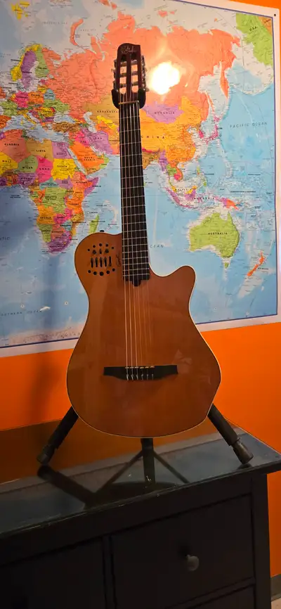 Guitare Godin Sf MultiAc Grand Concert Synth Access a Vendre., View more