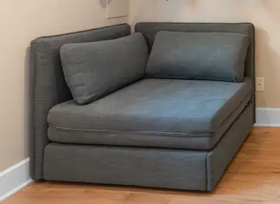 À vendre Fauteuil-lit en tissu Kivik - Ikéa Description sur les liens ci-dessous : https://www.ikea....