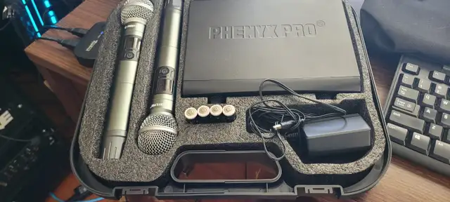Phenyx Pro PTU-52-2H Wireless Handheld Microphone System