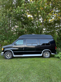 1997 Econoline E-150 Touring Van