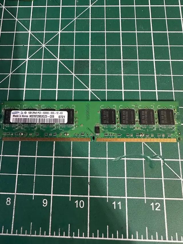 Samsung M378T2953CZ3-CE6 1Gb PC2-5300 DDR2-667MHz CL5 240 in Flash Memory & USB Sticks in Mississauga / Peel Region - Image 2