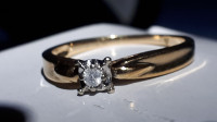 Yellow gold real diamond ring 10K..size 6. Diamond Round Cut 2.3