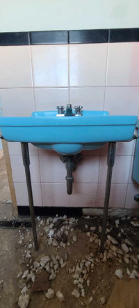 Vintage retro Bathroom fixtures 