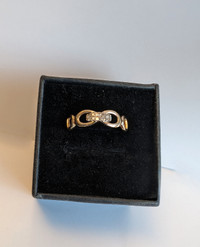 Women's 10K Gold Band with Diamonds~Size 8
